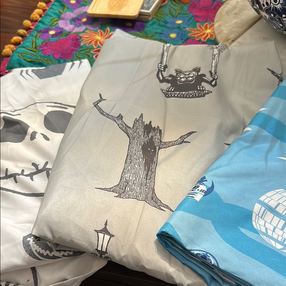 Haunted Mansion, Star Wars & Haunted Mansion - top sheets only (never used)